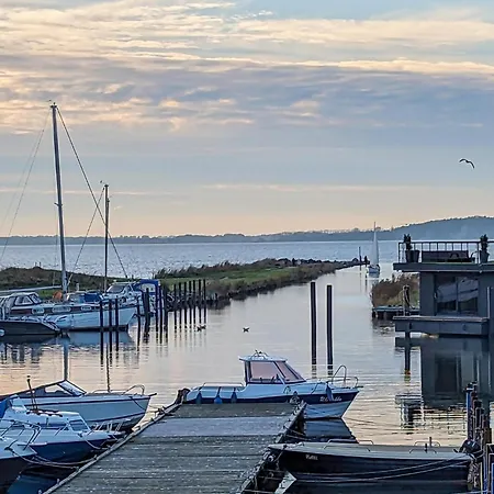 Hafensuite De Luxe Bådhotel