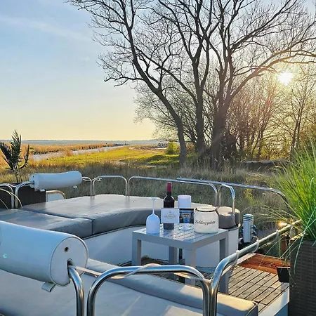 Hafensuite De Luxe Botel 4*